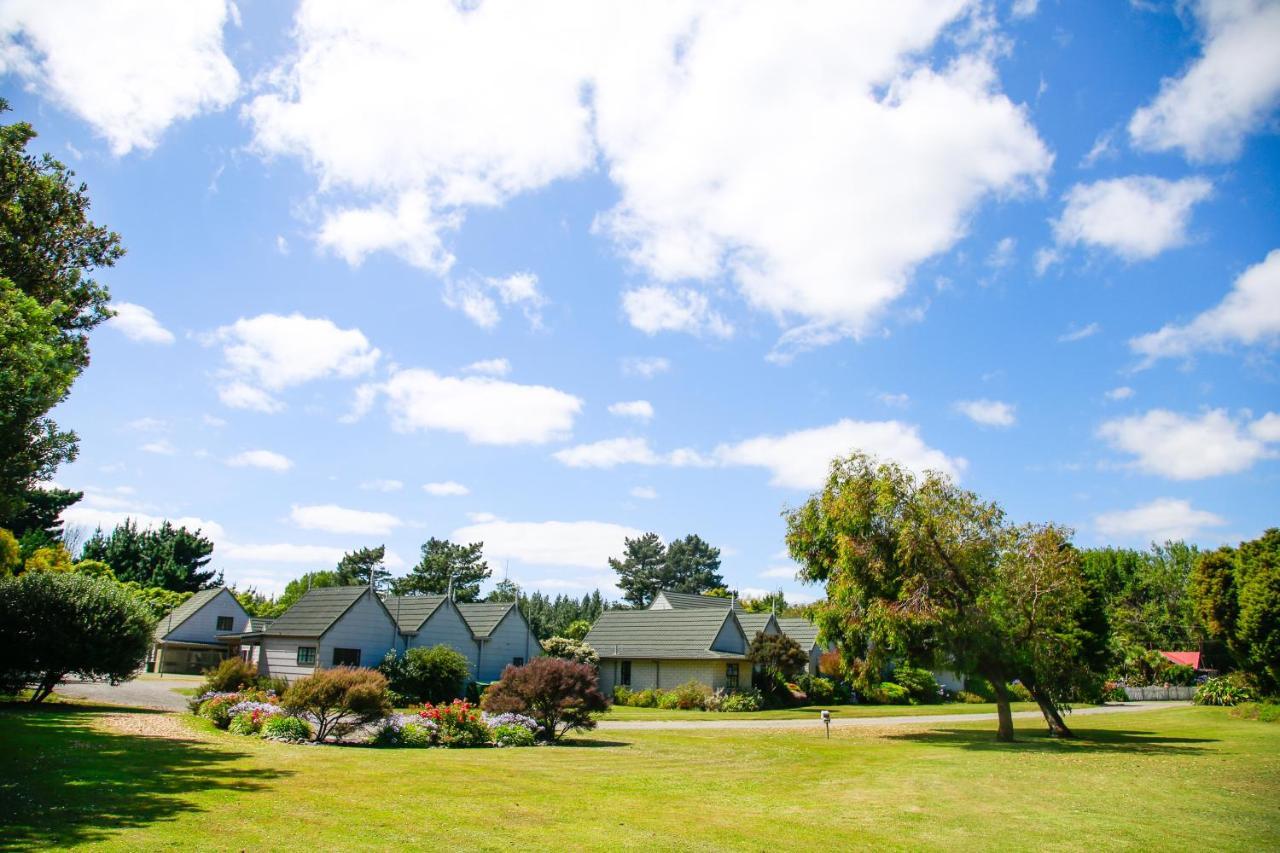 Bulls Motel & Holiday Park Halcombe エクステリア 写真