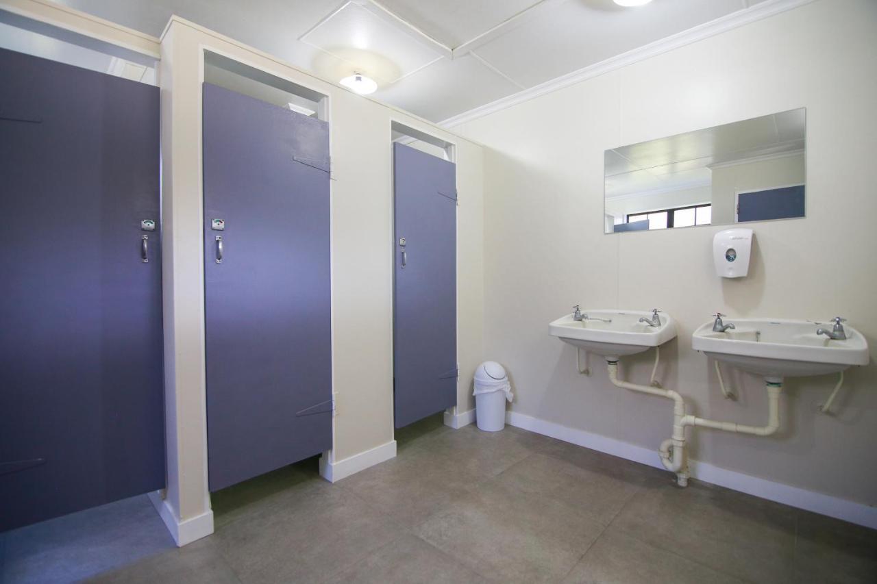 Bulls Motel & Holiday Park Halcombe エクステリア 写真