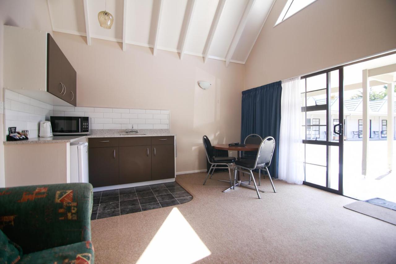 Bulls Motel & Holiday Park Halcombe エクステリア 写真